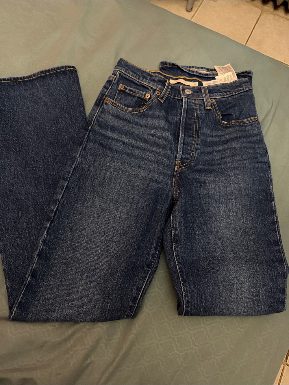 Jeans in Dark Blue Denim
